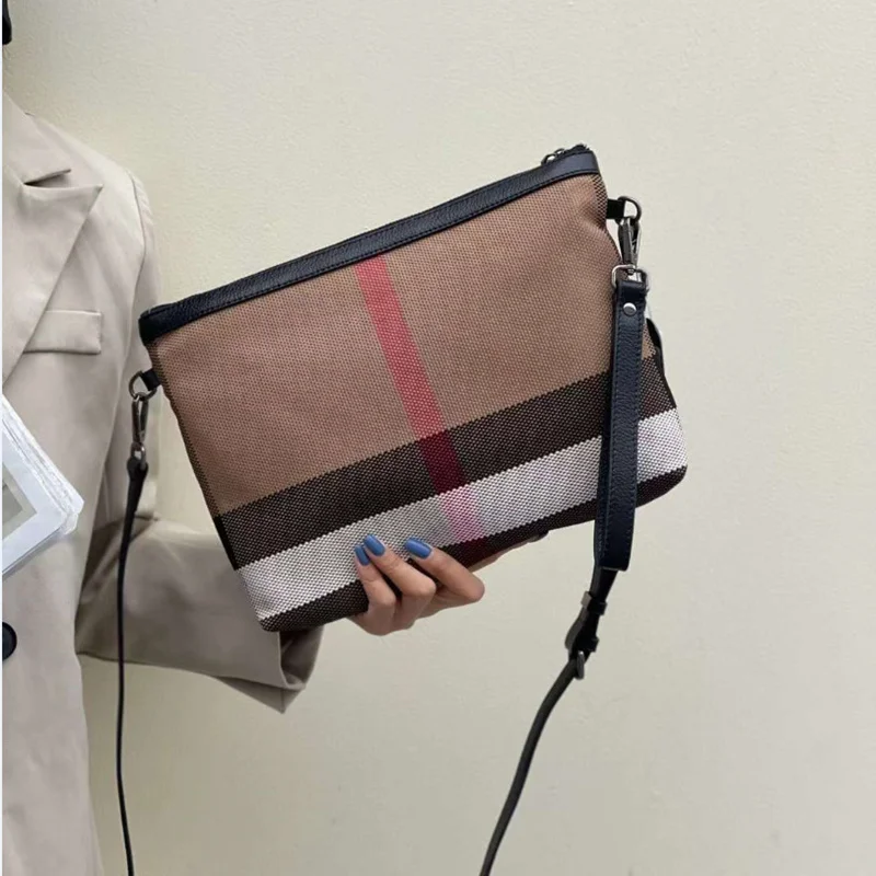 

New Fashion Luxury Women Clutch Bag Classic Stripes Canvas Leather Female Shoulder Bag A4 Lady 2023 Bag Wristlet Handbag