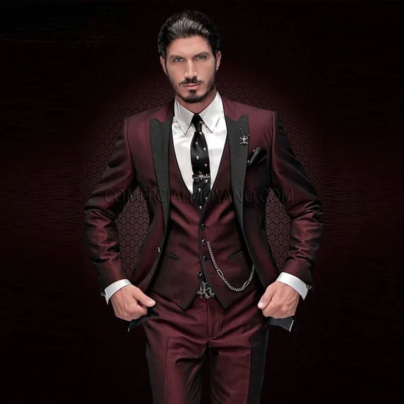 

2023 New Arrival Peak Black Lapel Groom Tuxedos Burgundy Men Suits Wedding 3 Pieces(Jacket+Pant+Vest+Tie)traje De Novio Par