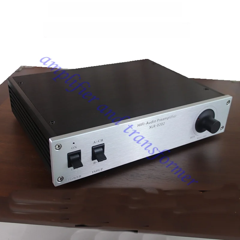 

Двухканальный полностью сбалансированный предусилитель, 2 входа и 2 выхода, полностью интегрированная и стабильная искусственная кожа