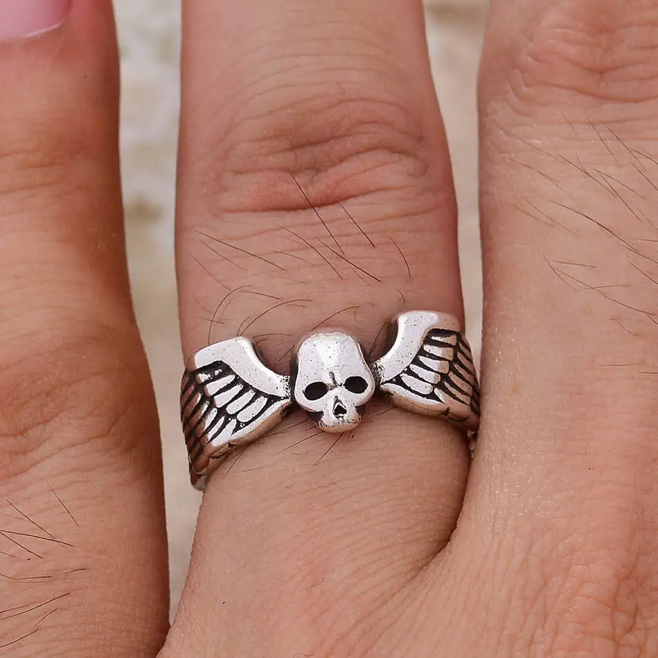 Мужское кольцо с крыльями черепа посеребренное вечерние ЦО 30% пробы подарок на