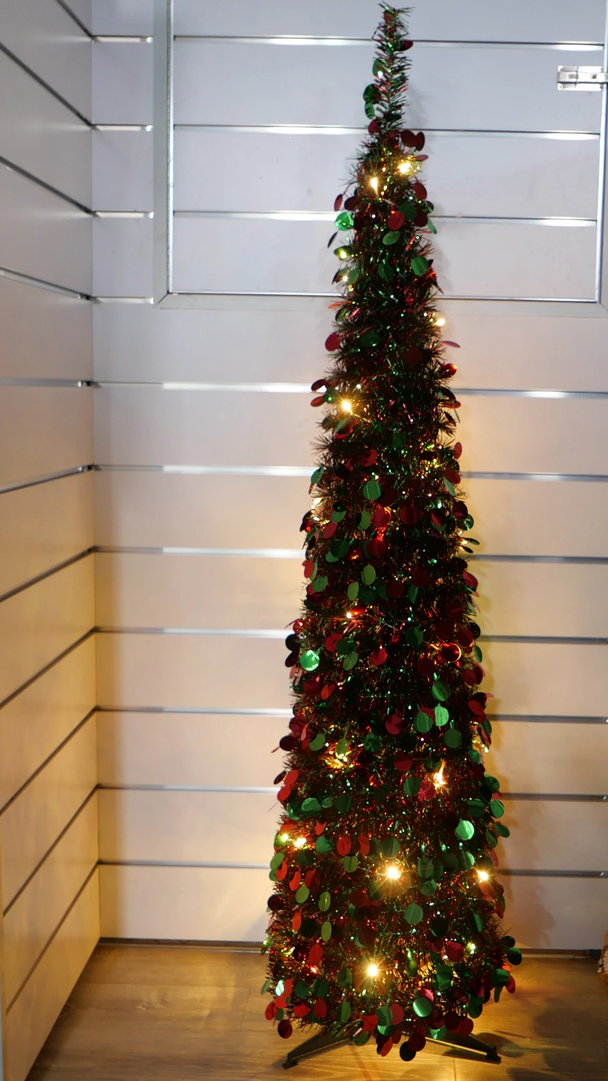 

Рождественская елка KD 153 см с мишурой