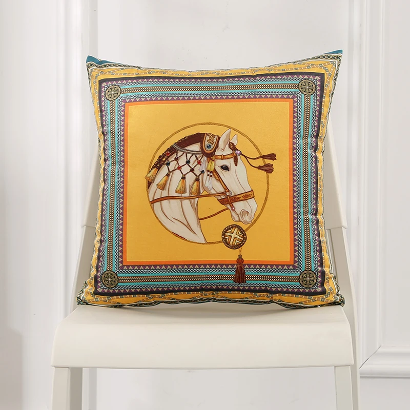 

Декоративная наволочка BUNNY FiFi белая лошадь 45x45 см