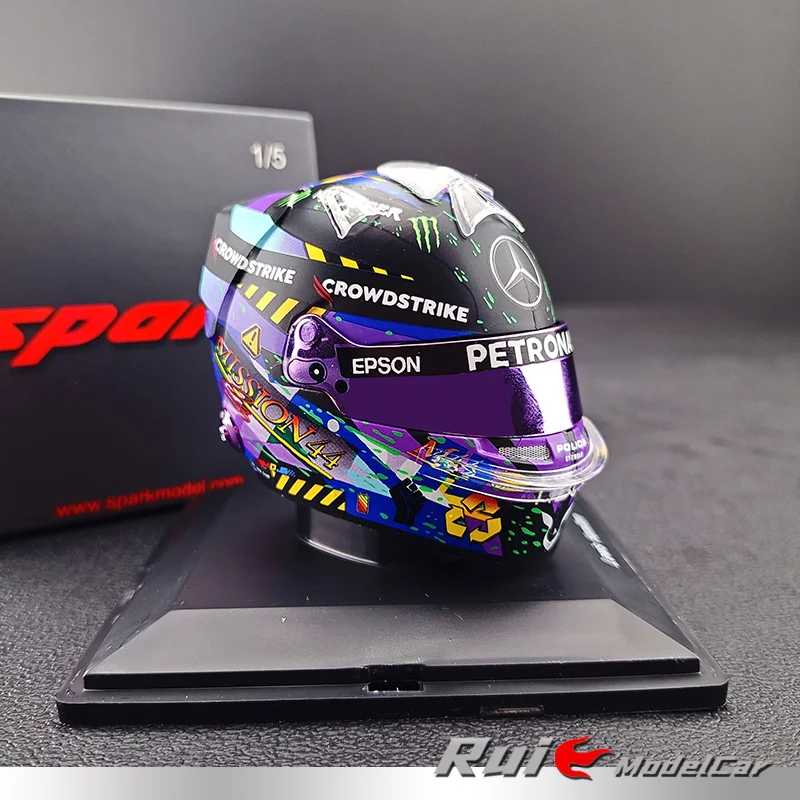 

1:5 Spark BENZ W12 2021 British Silverstone Grand Prix Hamilton helmet simulation model