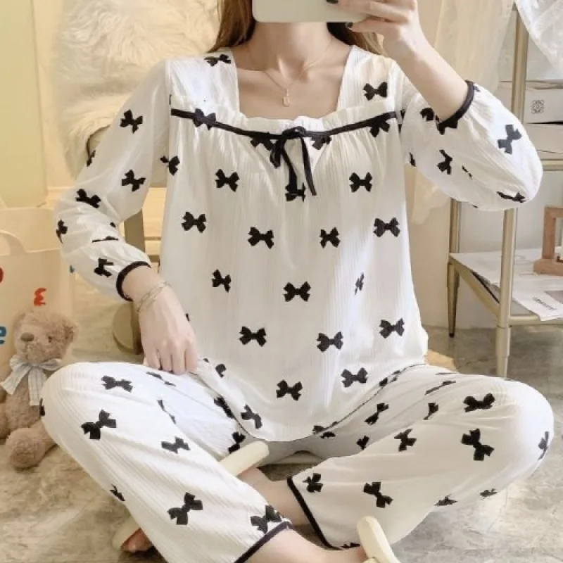 

Bebedi Women's Ribbon Pattern Long Sleeved Pajamas Set