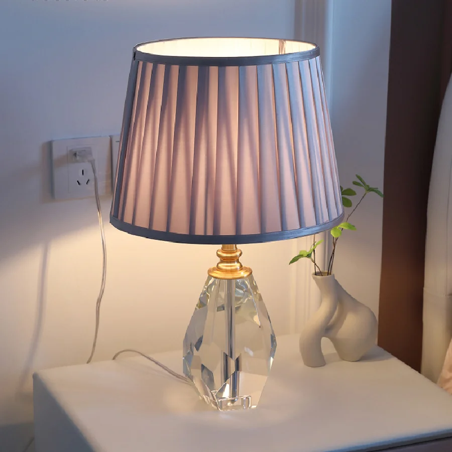

Минималистичная современная светодиодная настольная лампа из хрустальной ткани, прикроватная лампа для кабинета, спальни, гостиницы, гост...