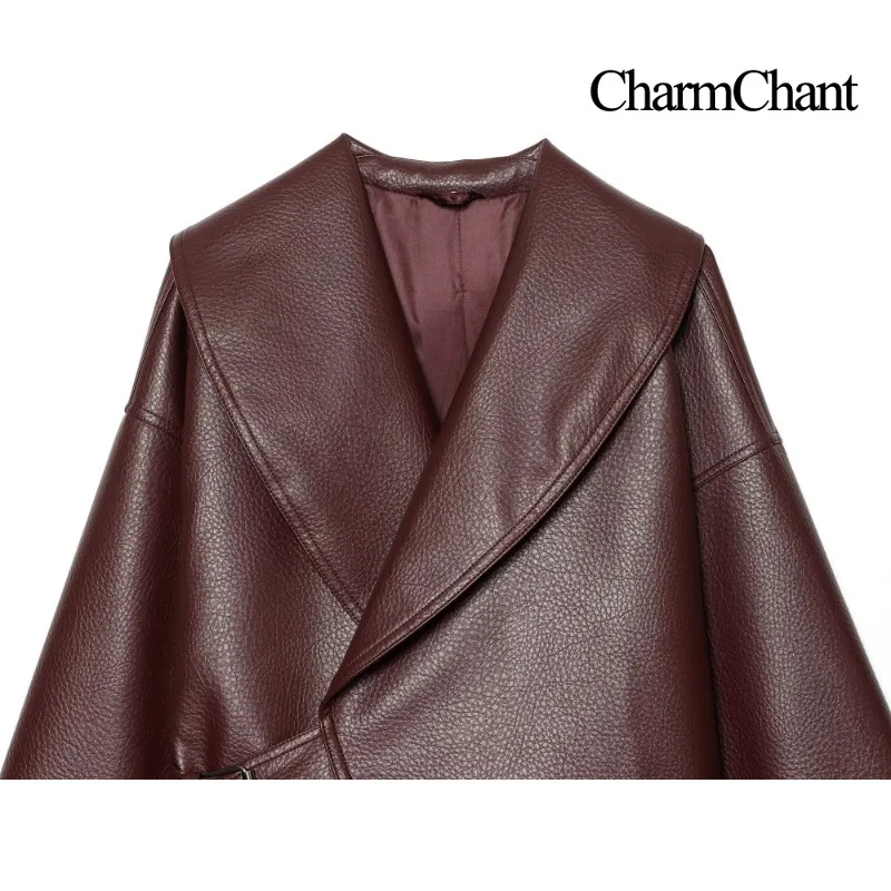 Фото Женская укороченная куртка CHARMCHANT из искусственной кожи с объемным шалевым воротником, ремешком на пряжке, свободного кроя, для повседневной носки, осень 2026. №4