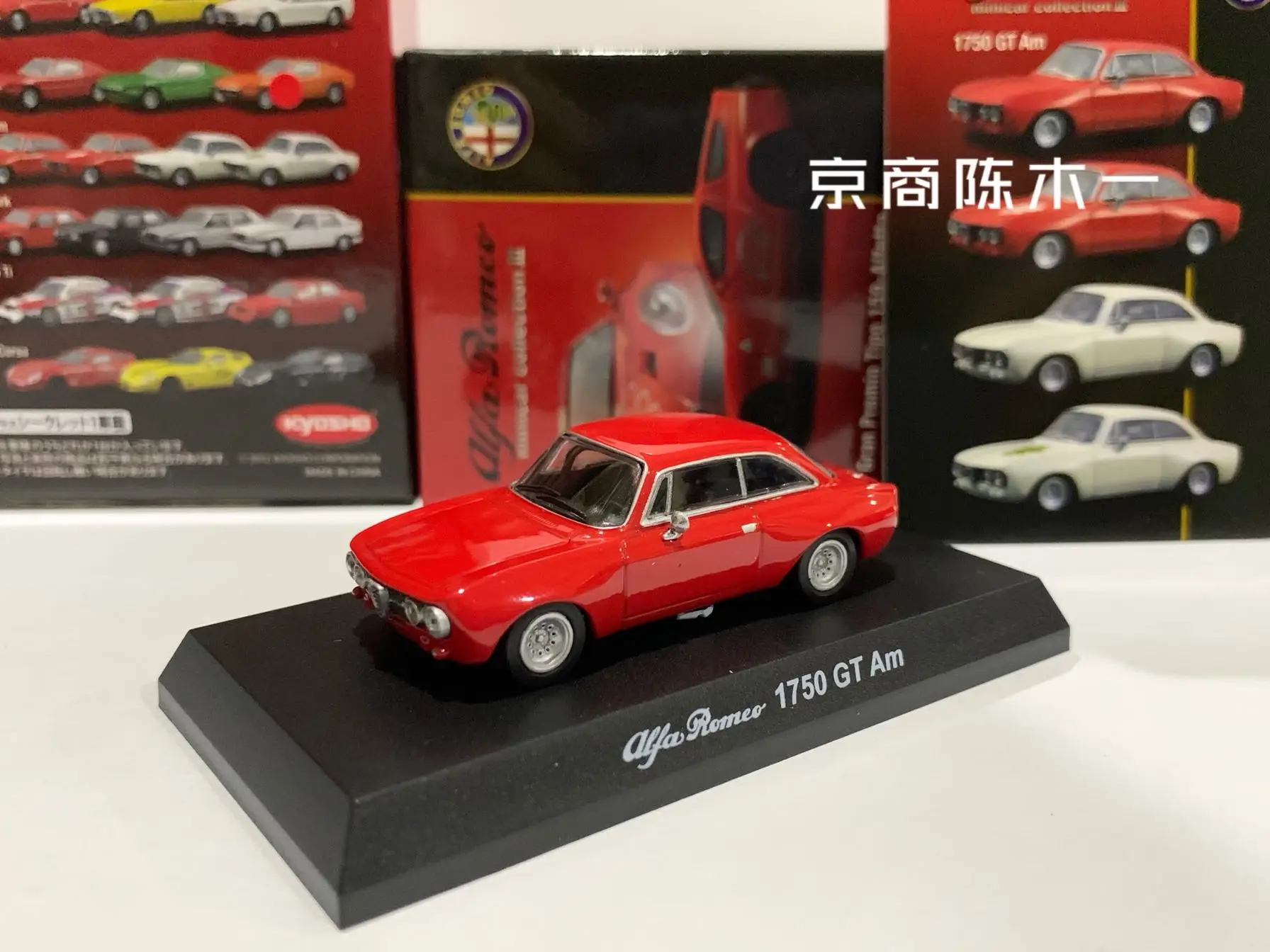 

Коллекция литых под давлением искусственных автомобилей Kyosho Alfa Romeo 1750 GT Am, 1:64