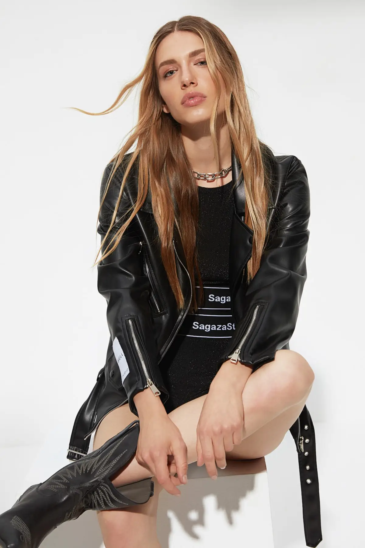 Байкерская куртка из искусственной кожи Trendyol X Sagaza Studio TPRAW22CE0560 |