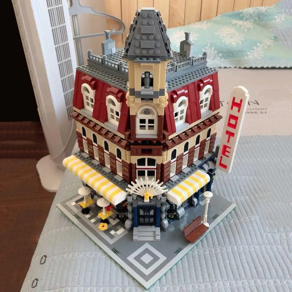 

Creatoring Expert Pet Book Shop Town Hall Downtown Diner Model Modular Building Blocks Brick Bank Cafe Corner Toys Parisian