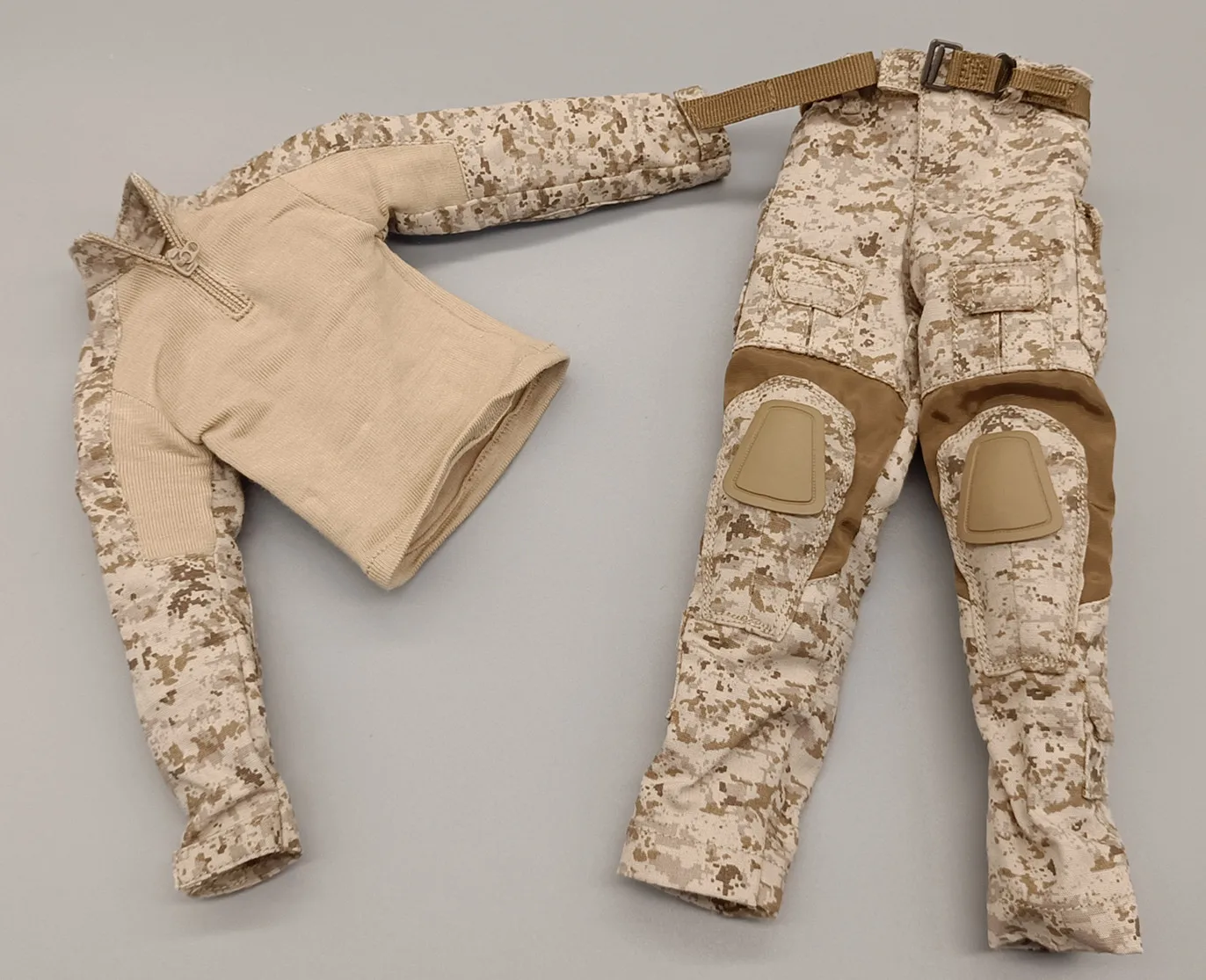 

1/6th Easy&Simple ES 26040S Special Mission Unit Quick Response Force Camouflage Dress Suit Shirt Top Pant Model For 12inch Body