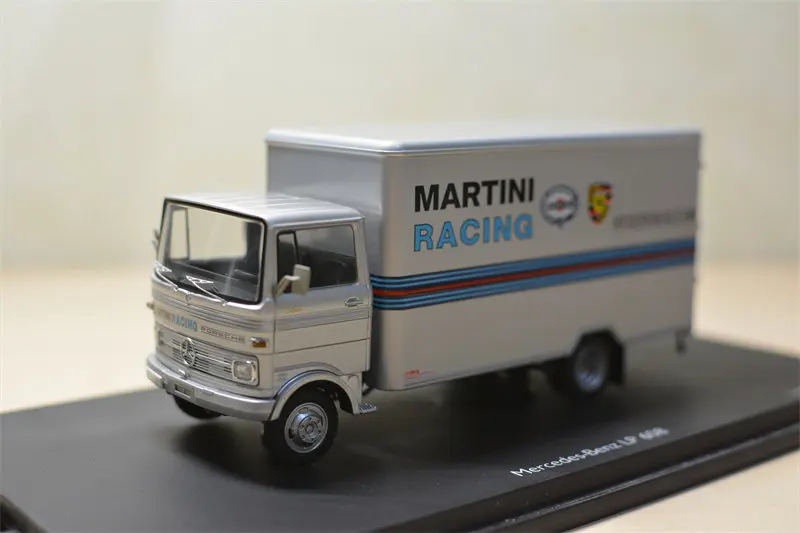 Фото Модель автомобиля Schuco 1:43 Benz LP608 Martini из литого металла №1