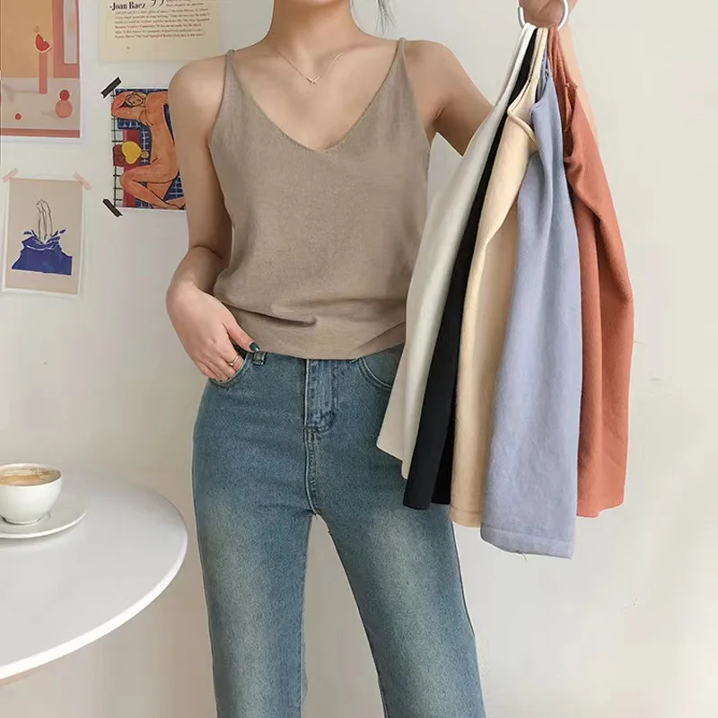 

Трикотажный топик женский 2022 лето новая корейская версия мода v-образный вырез без рукавов сексуальный свободный повседневный однотонный т...