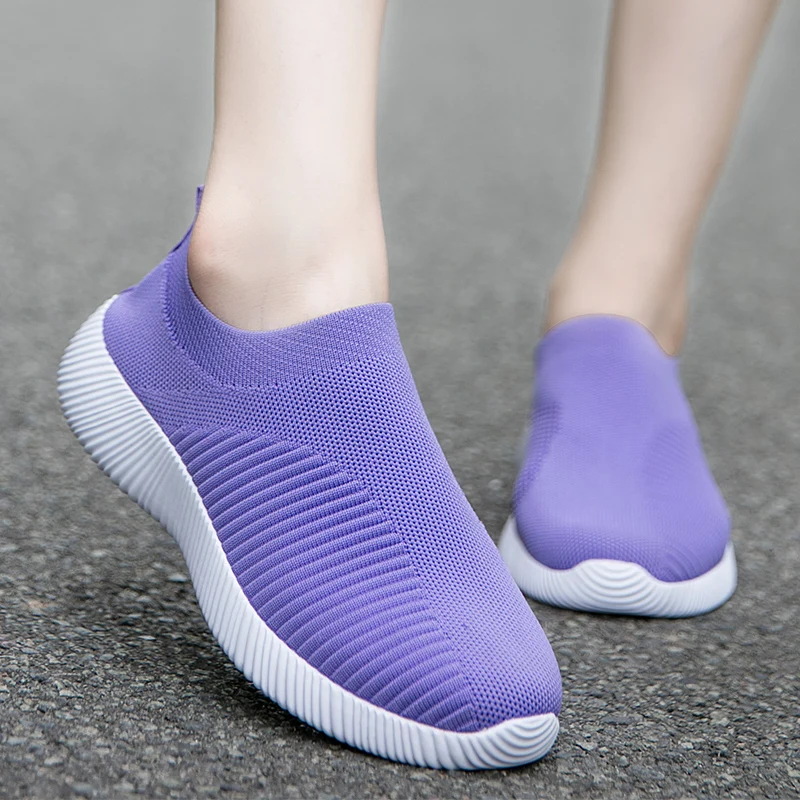 

2022 New Ladies Flat Shoes Lightweight Breathable Non-Slip Walking Casual Shoes Knitted Slip-On Sneakers Escarpins Femme