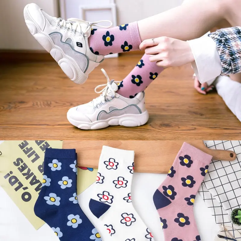 

Fashion Lovely Autumn And Winter Socks Small Flowers Cotton Socks Female Student Breathable Sports Socks MiddleTube Socks New