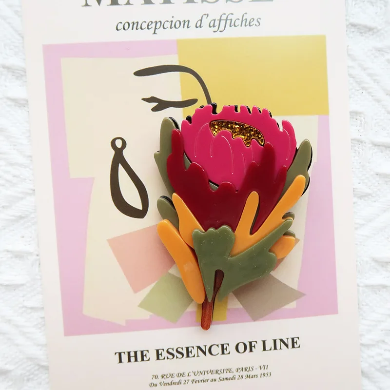 Брошь из акрилового материала YAOLOGE