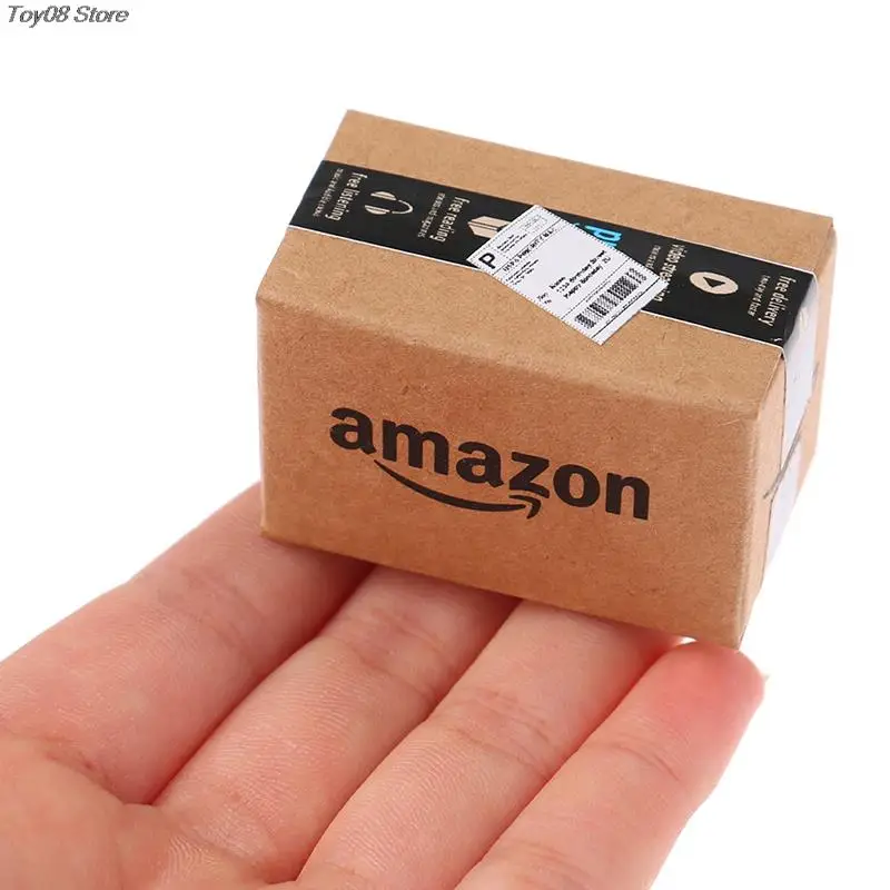 

1:12 Dollhouse Miniature Package Percel Mini Express Box Gift Box Modle Toys Paper Box Pretend Play Doll house Home Decor 1PC