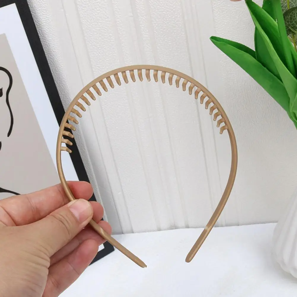 

Curly Hair Accessories Multicolor Resin Hair Hoop Set 9 Minimalistic Toothed Headbands for Hair Types Flexible for Hair