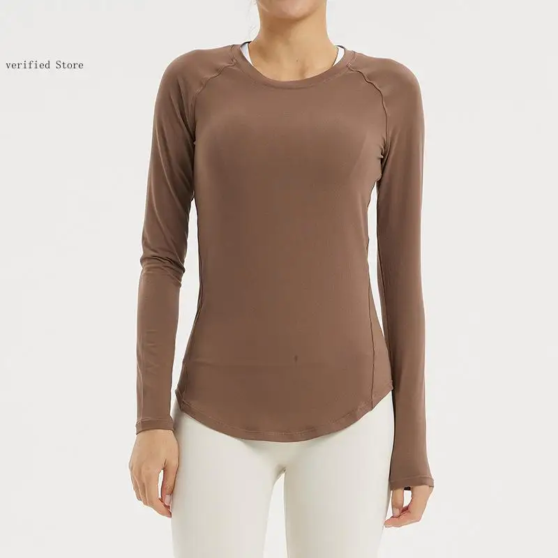 Женская спортивная футболка из полиэстера Nike