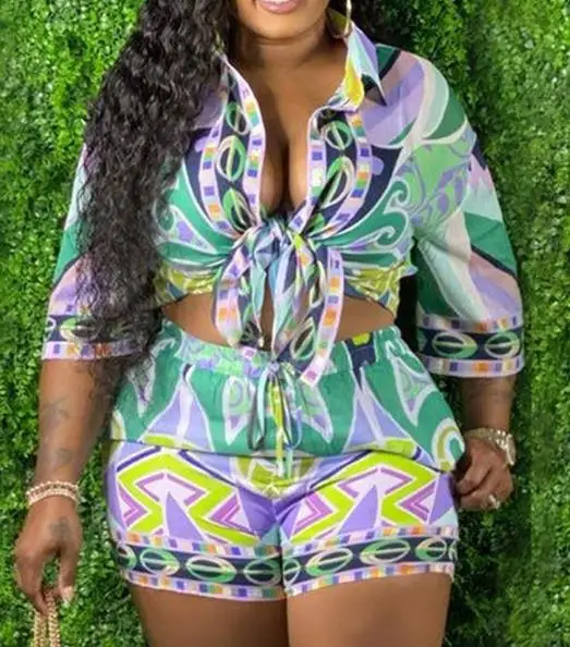 

Elegant Women's Tracksuit Turn-Down Collar Above Knee Button Vacation High Waist All Over Print Buttoned Top & Shorts Set