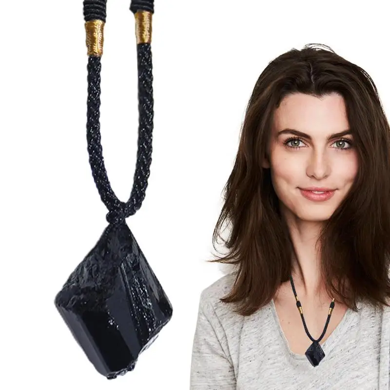 Ожерелье с черным турмалином и натуральным камнем