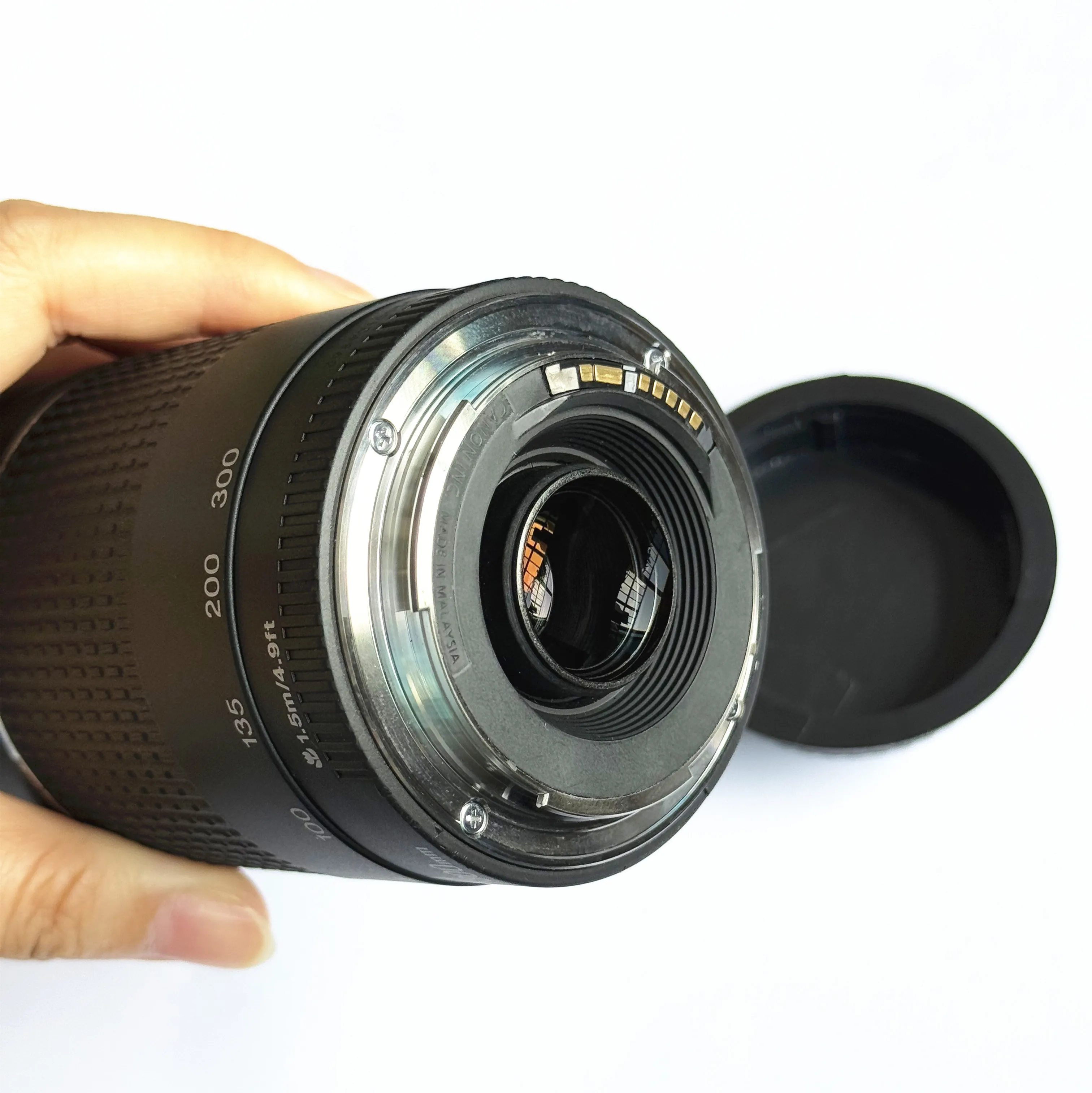 Оригинальный телеобъектив Canon EF 75-300 мм F4-5.6 III для Canon EOS 1300D 650D 700D 60D 70D 80D 6D 7D 5D2 5D3 T3i T5i T6 (art.: 3920d46682fcd) - 3920d46682fcd