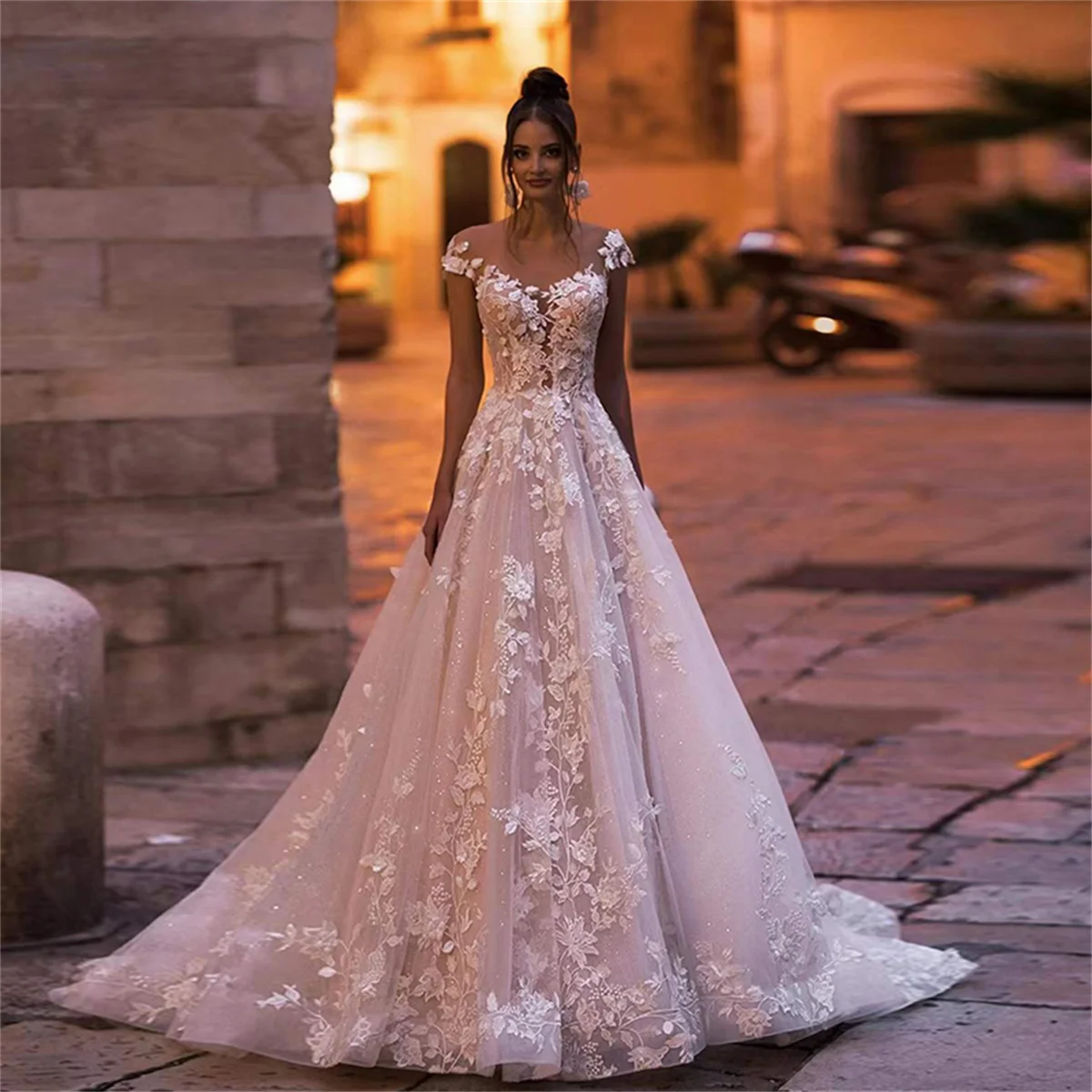 

Luxury Wedding Dresses O Neck Sleeveless Lace Applique Sweetheart Prom Gowns Sexy Backless Court Train Vestido De Noiva 2022 New