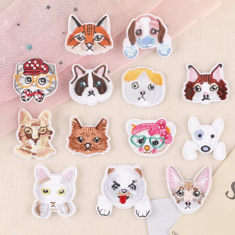 

1pcs Iron On Patch Cartoon Cats and Dogs Embroidery Patch DIY Clothing Package Decoration Hot Melt Adhesive Animal Decal