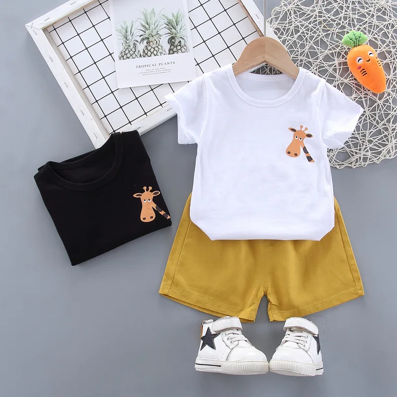 

2022 Boys Cartoon Clothing Two Piece Set Summer Cute Korean Short Sleeve + Shorts Set Children's Clothing Wholesale