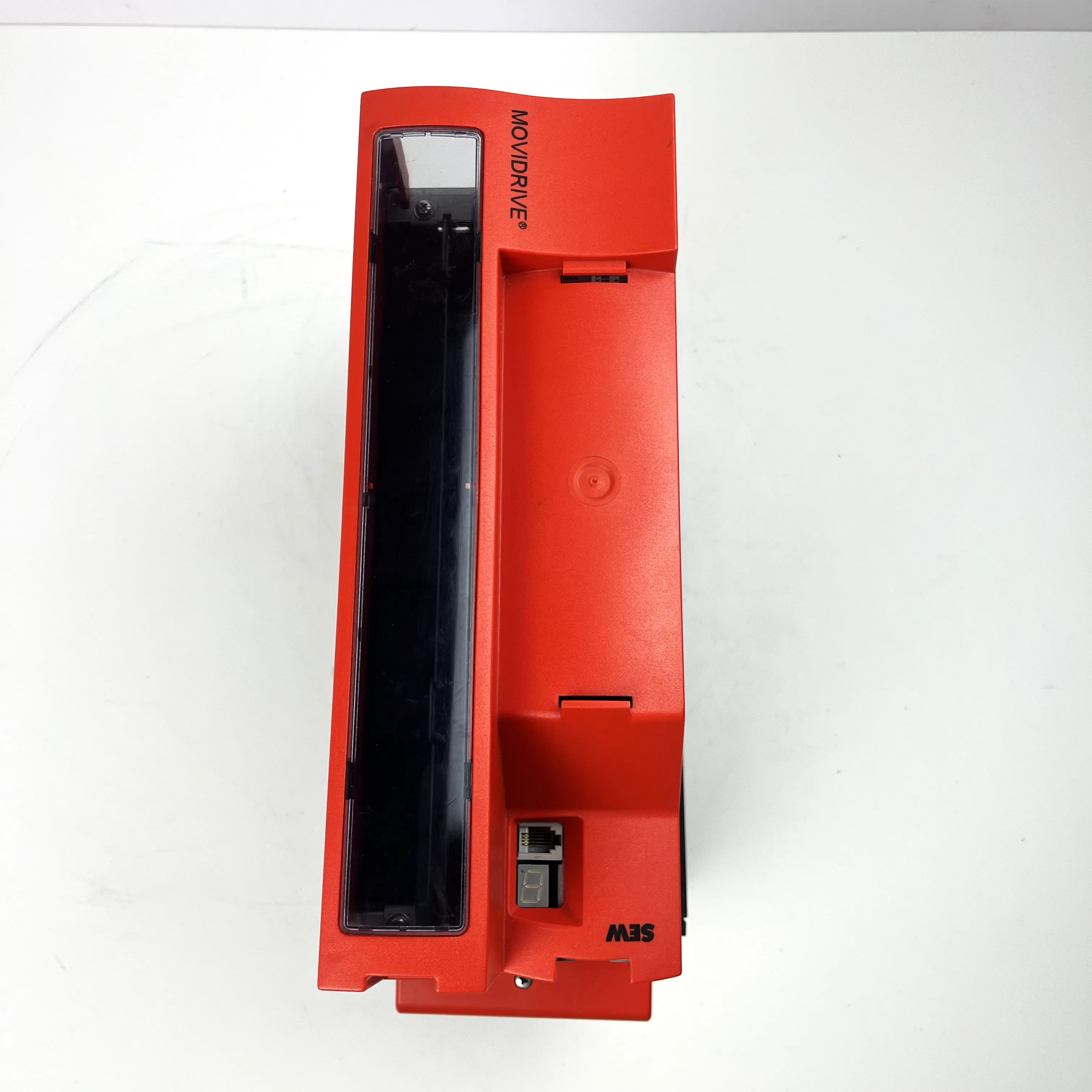 

Бывший в употреблении инвертор SEW MDX61B0110-5A3-4-00 Eurodrive (проверка чистоты)