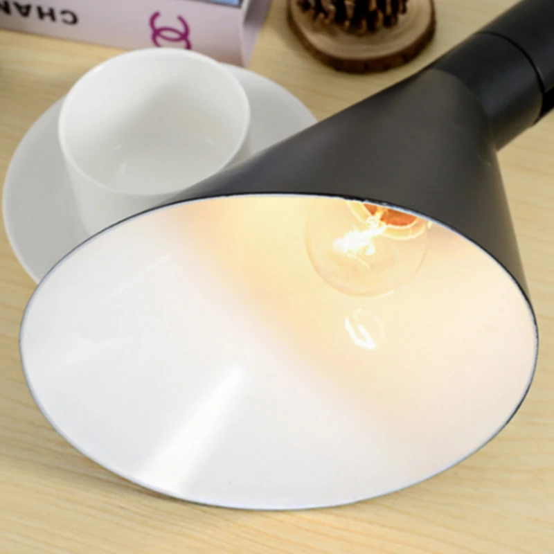 Nordic простой выпечки Краски железа искусства торшер Гостиная книги для изучения