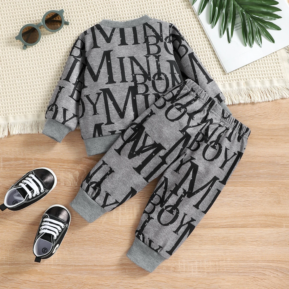 PatPat 2pcs Newborn Autumn And Winter Infant Baby Boy Clothes Allover Letter Print Long-sleeve Sweatshirt and Sweatpants Set