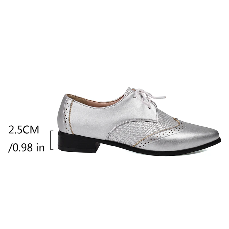 Женские туфли-оксфорды в британском стиле серебристые на шнуровке заостренный