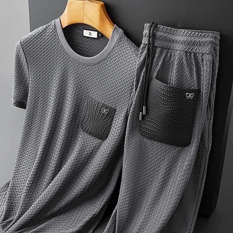 

New Light Luxury Mature Outwear Jacquard Short Sleeve T-shirt Men's Slim Fit Sports Pants Fashion Set Two Piece Set