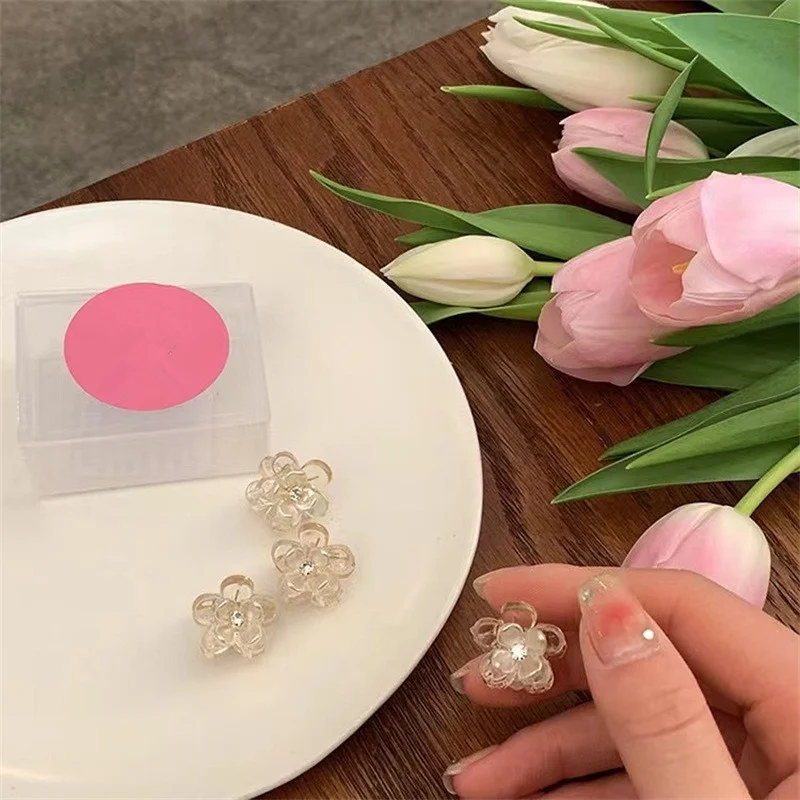 

2pcs Woman Mini Flower Hair Claws Sweet Hairpins Hair Clips Girls Hair Accessories