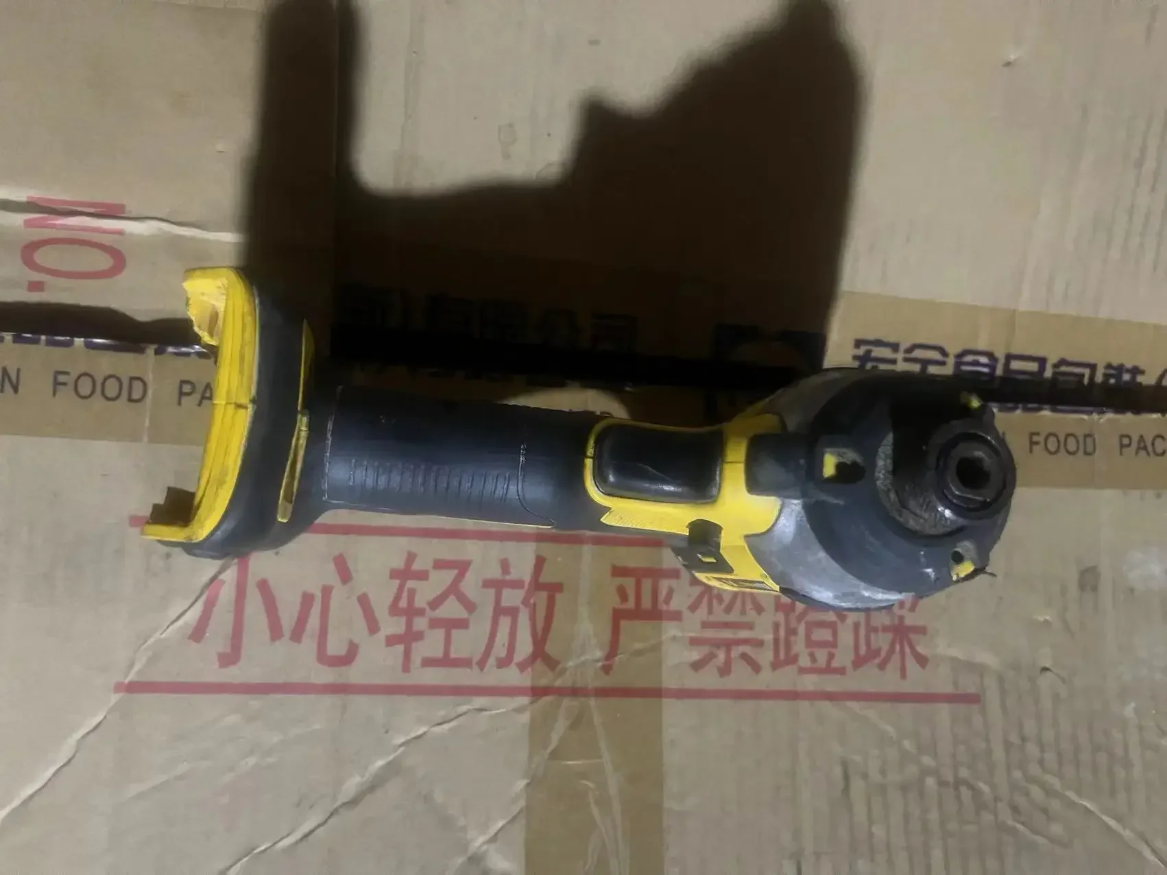 Б/у беспроводной бесщеточный ударный драйвер DeWalt DCF887 18 В (только инструмент)