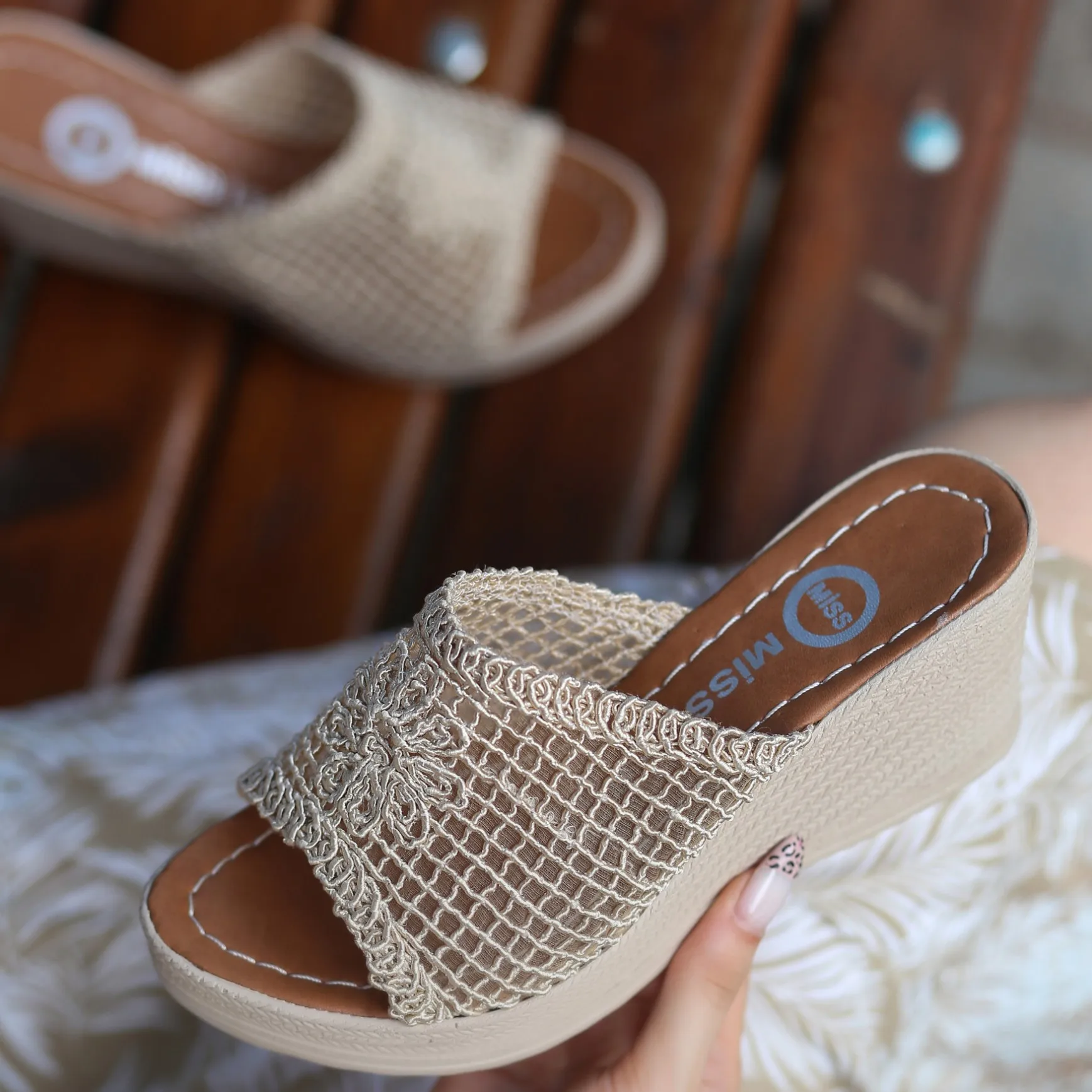 

BveA Store Fashion Summer Women 'S Sexy Casual Sandals Siri Cream Braided Wedges Slippers