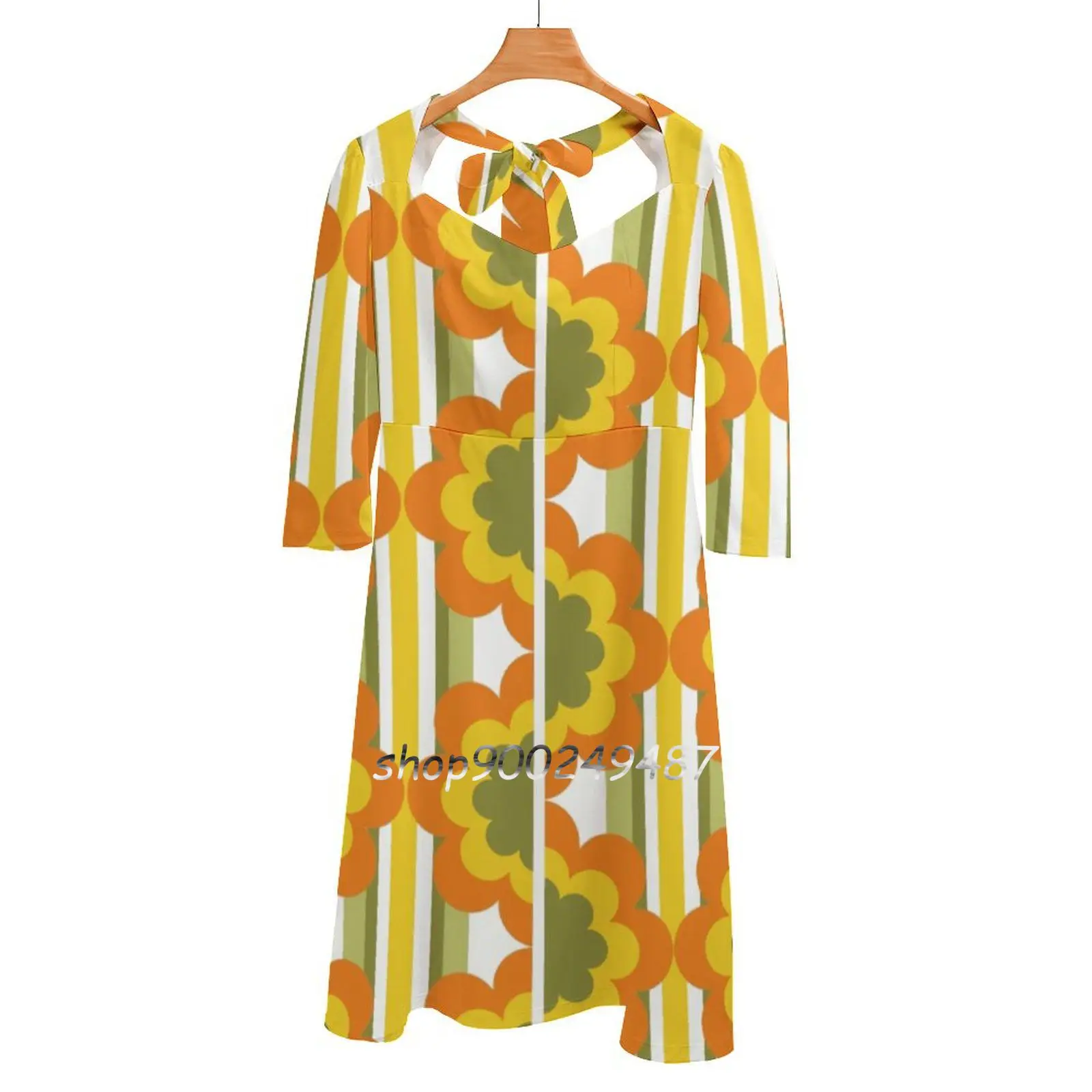 

Винтажное расклешенное платье в стиле 70-х годов с квадратным вырезом