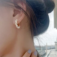 korean fashion elegant ladies pearl hoop earrings for women retro gold plated drop pendant minimalist girl earrings jewelry 2022