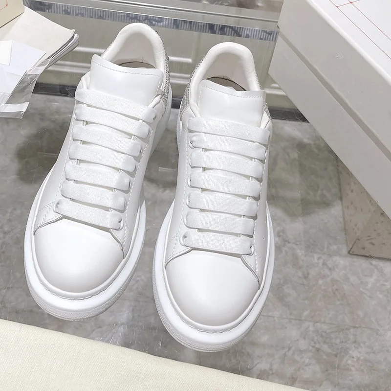 Женские кроссовки на платформе высокого качества