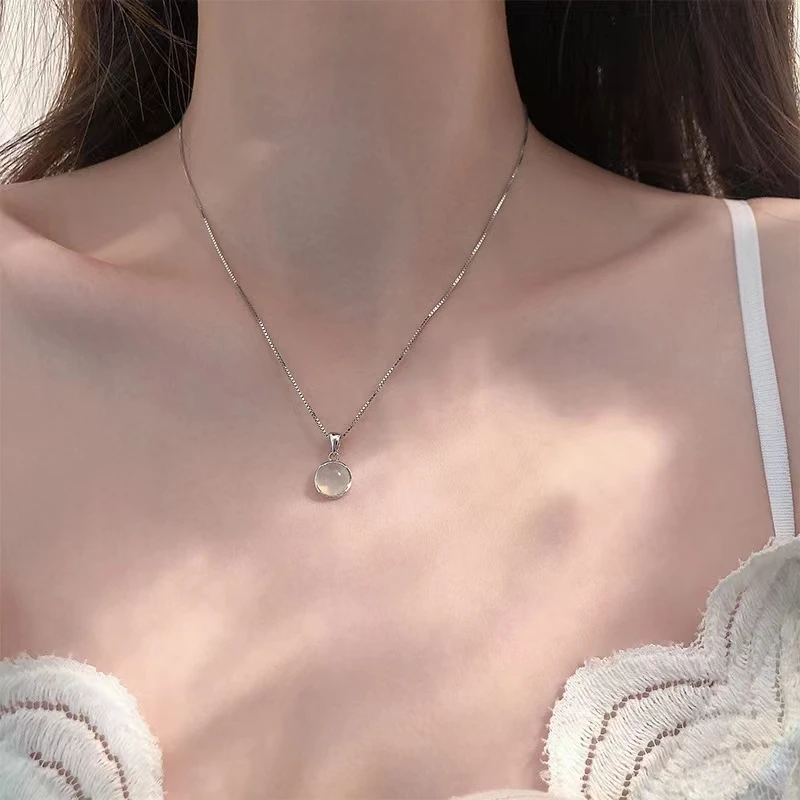 

925 Sterling Silver White Chalcedony Necklace Female Clavicle Chains Simple Temperament Pendant Light Luxury Niche New Choker