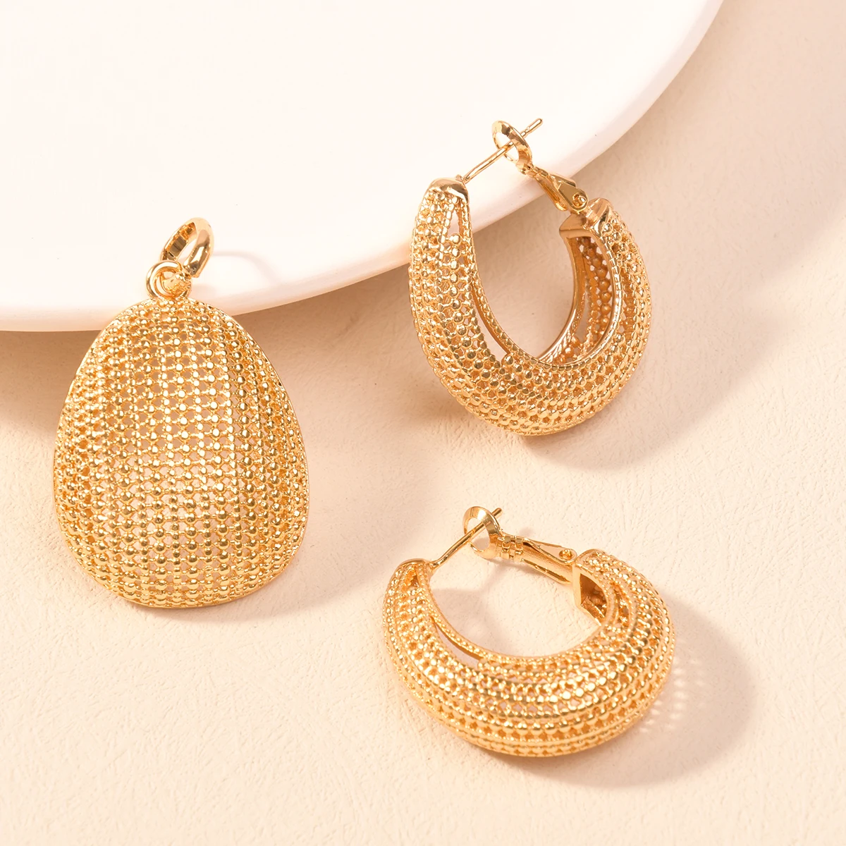 

Selead Designer Earrings & Pendants 14k Gold Brass Gold Plated Round Earrings High Quality Jewelry