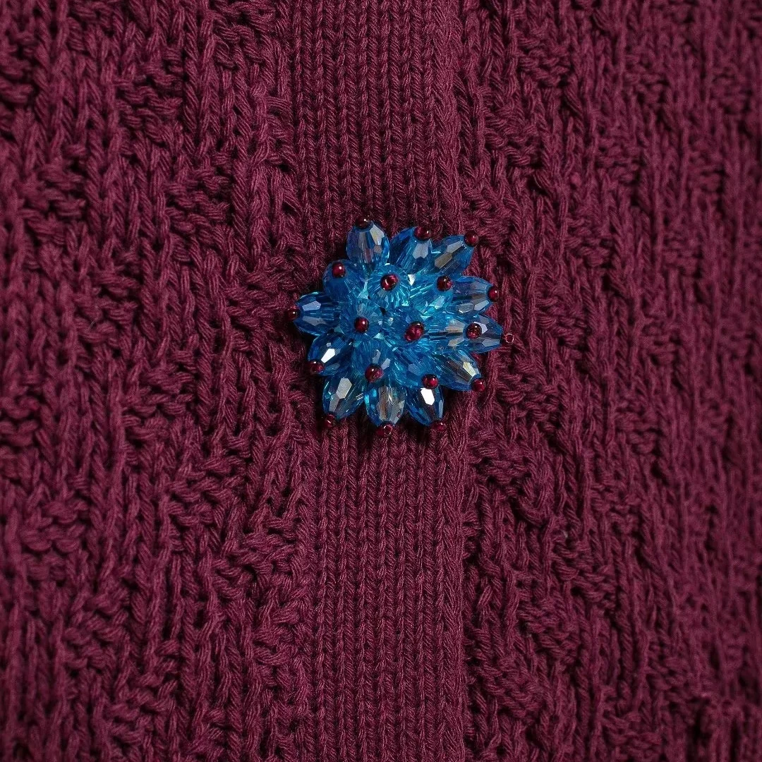 Женский трикотажный кардиган в винтажном стиле EDSA Бордо со стразами короткими