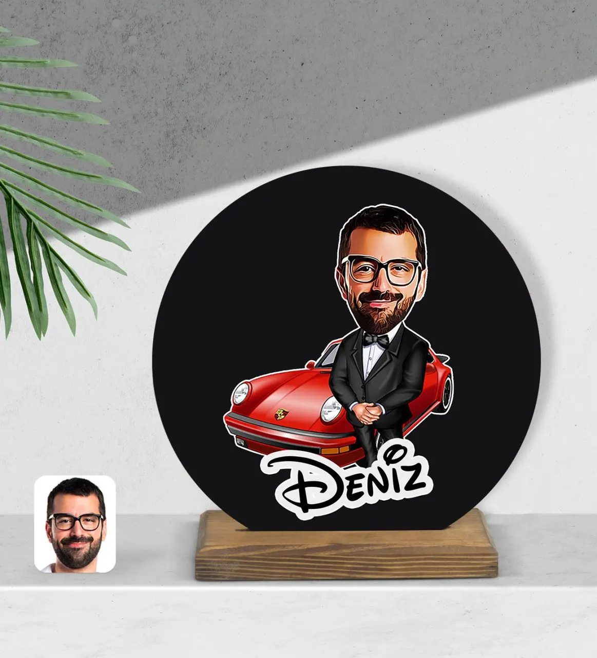 

Personalized male boss cartoon round wooden Biblo-1