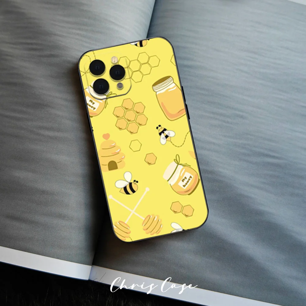 Чехол для телефона iPhone Honey Bee Cute 12 11 13 14 15 16 Max Pro Plus черный мягкий силиконовый чехол