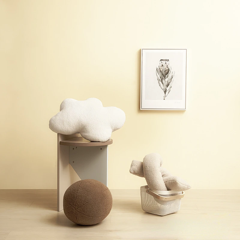 

Мягкая и удобная Бархатная подушка для кровати в форме геометрической петли