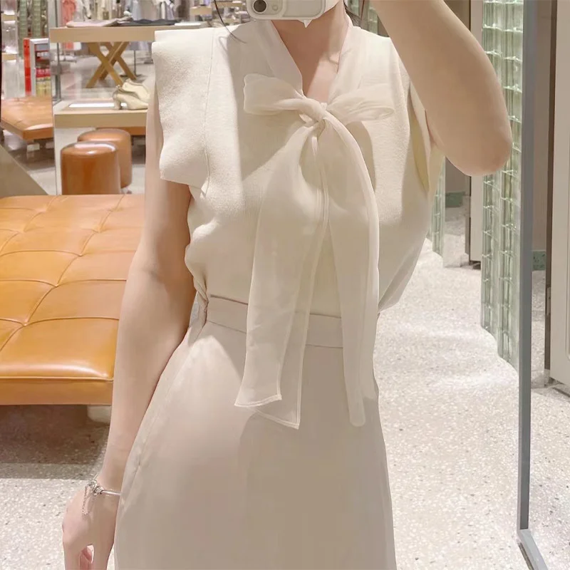 

Kuzuwata Early Spring 2023 Japanese Retro Sweet Bow Ribbon Sweaters Sleeveless Solid Color V Neck Jumper Slim Pull Femme