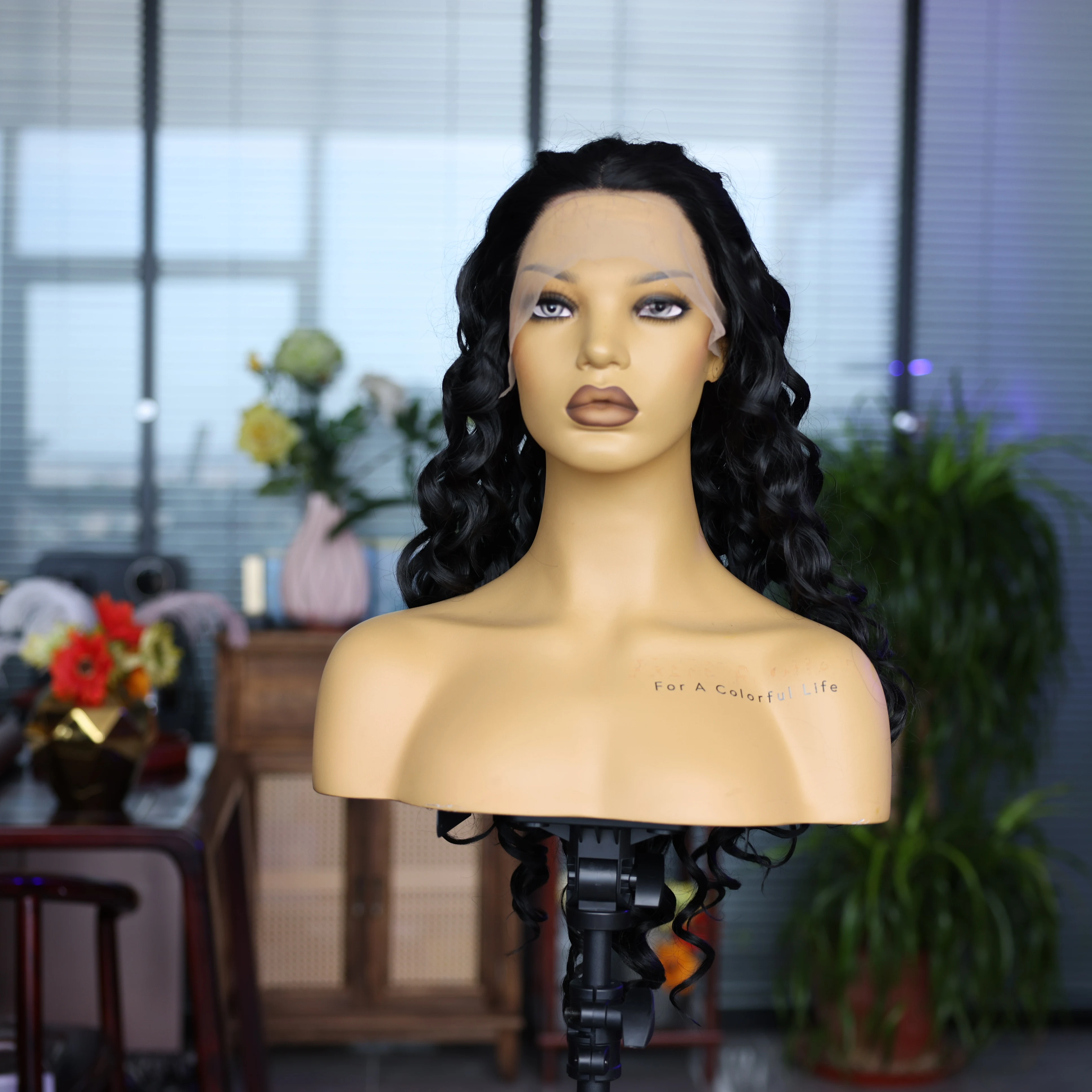 Натуральный черный синтетический длинный кудрявый парик Aiva пушистая 13*4 Передняя