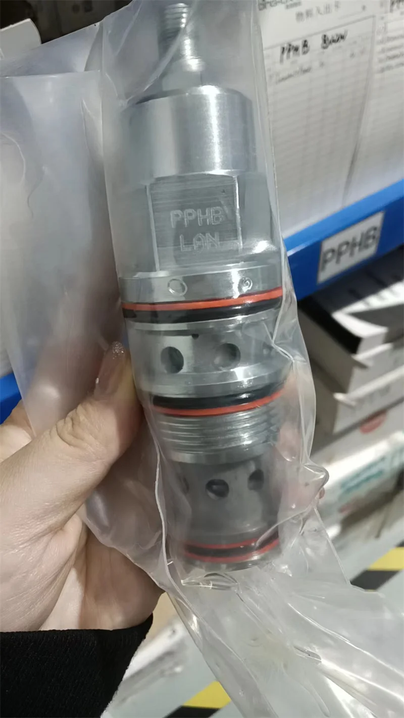 Противоударный клапан с резьбой для картриджа