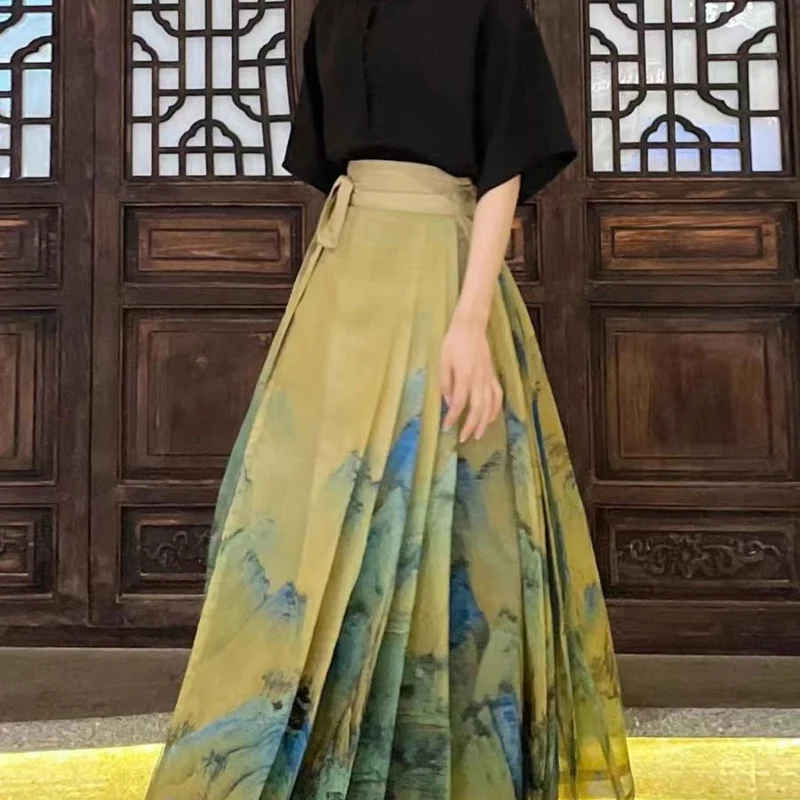 Рисунок 3 - Женский винтажный костюм в китайском стиле