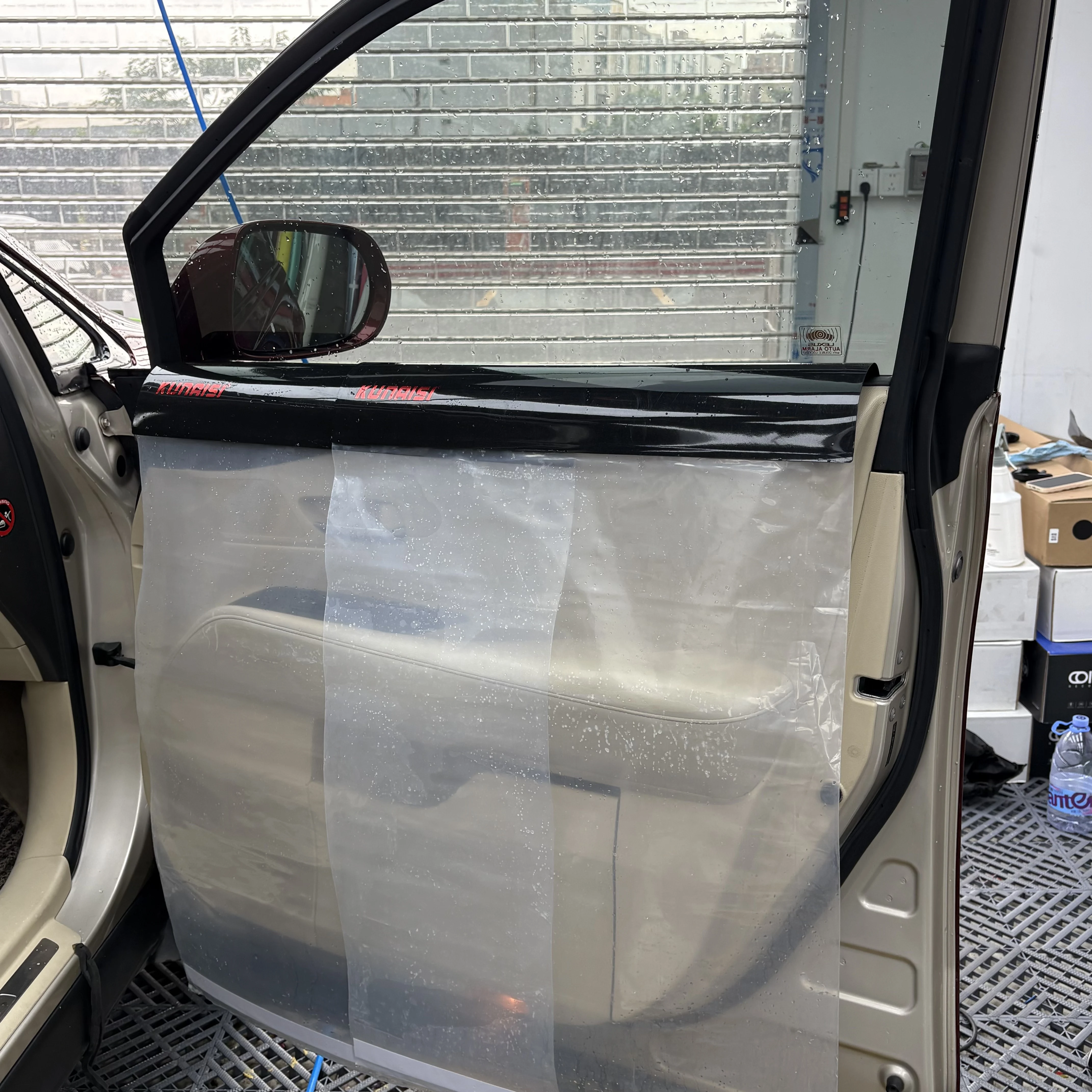 

KUNAISI водонепроницаемый комплект автомобильных дверных чехлов для тонирования окон, защиты приборной панели и панелей, доступ к инструменту для чистки одной двери